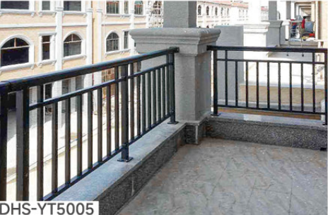 阳台栏杆