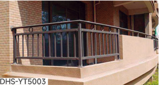阳台栏杆