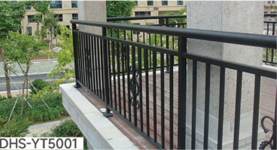 阳台栏杆